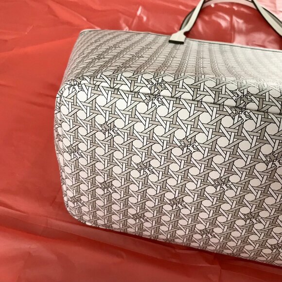 Tory Burch Ivory Ever-Ready Zip Tote - Picture 6 of 10